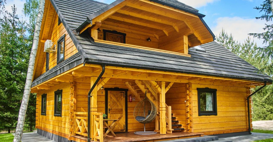 Unique Log Cabin With Impressive Interior